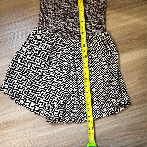 Roxy Black & White Geometric Sleeveless Romper Size Small Stretchy Summer Outfit - Picture 6 of 6